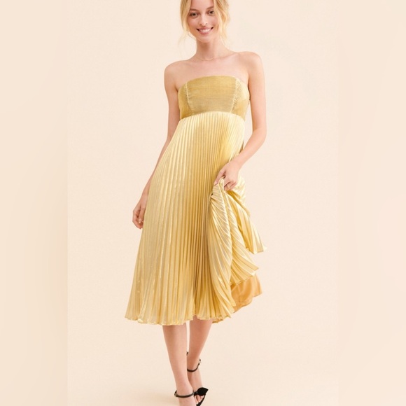 Anthropologie Let Me Be Gold Foil Pleated Strapless Midi Dress Size XS NWT - Picture 1 of 13